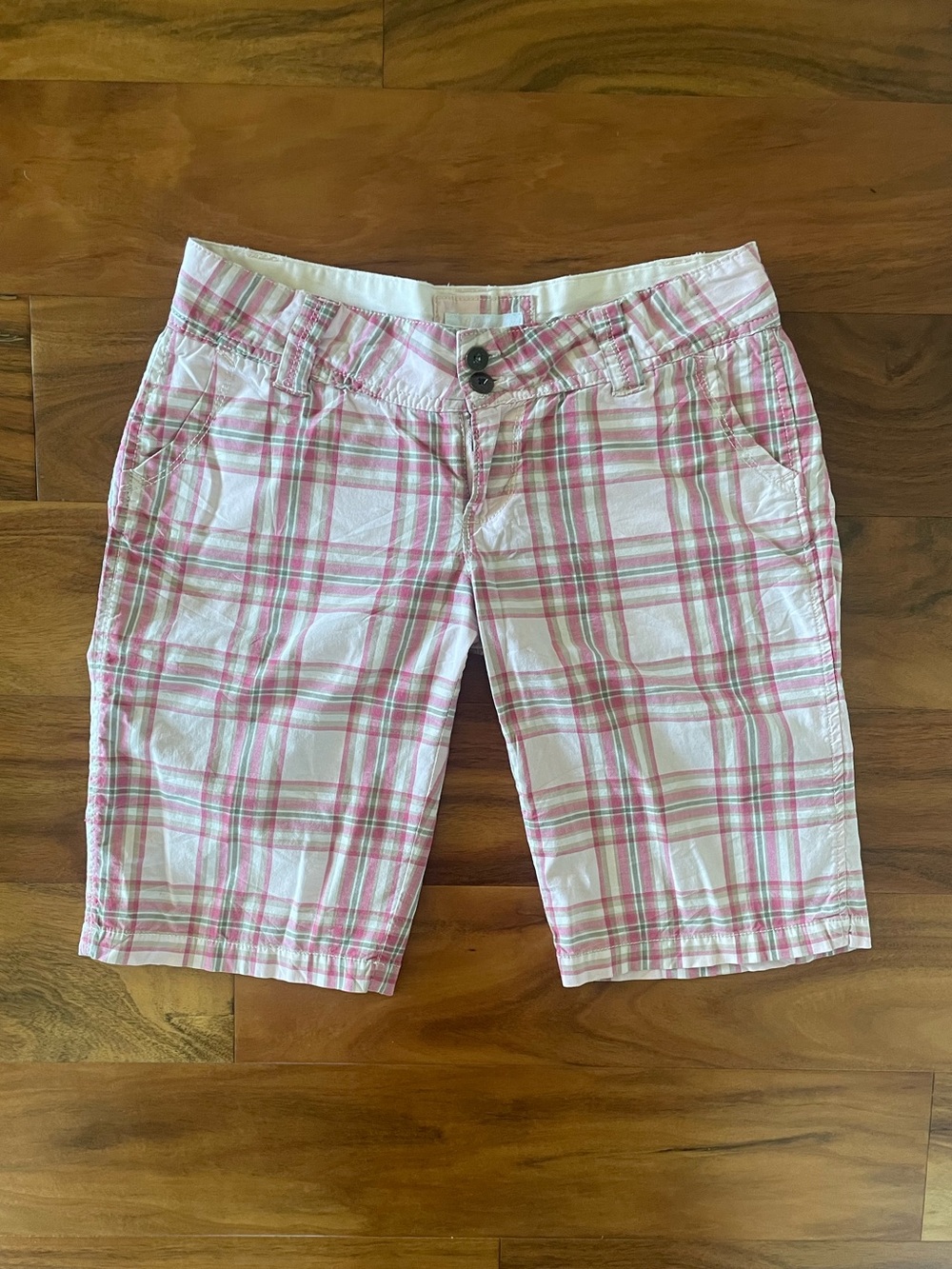 Y2K Bluenotes White and Pink Plaid Women's Bermuda Shorts